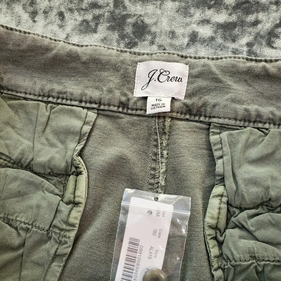 J.Crew Green Shorts - Picture 4 of 7